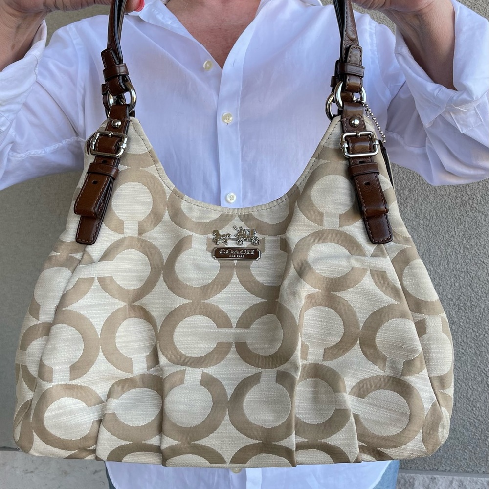 Vintage Coach shoulder bag. EUC